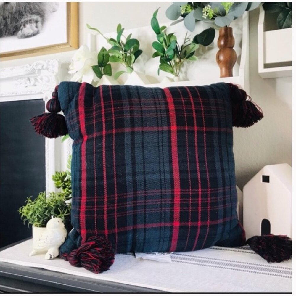 Joanna Gaines HEARTH & HAND MAGNOLIA Holiday Modern Farmhouse pillow NWT